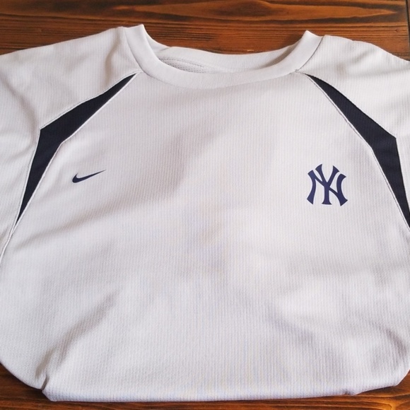 ⚾️ NIKE AUTHENTIC NYY GAME SHIRT ⚾️ - Picture 6 of 8